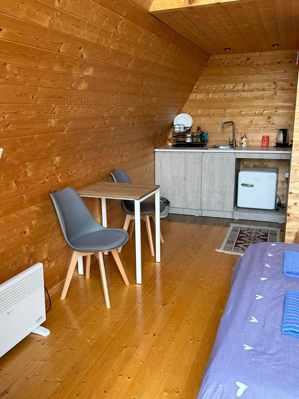 Cottage In Udabno ภายนอก รูปภาพ
