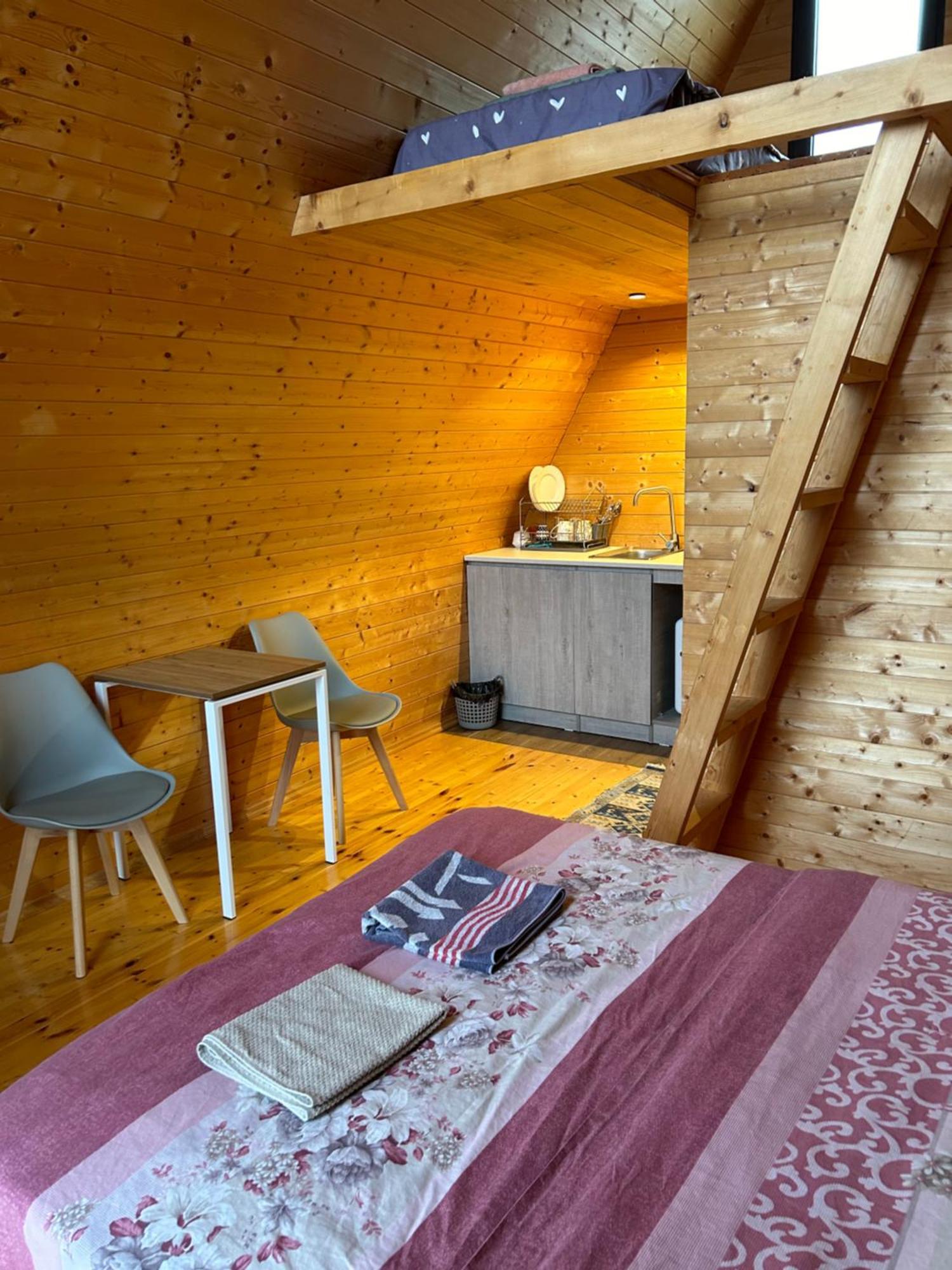 Cottage In Udabno ภายนอก รูปภาพ